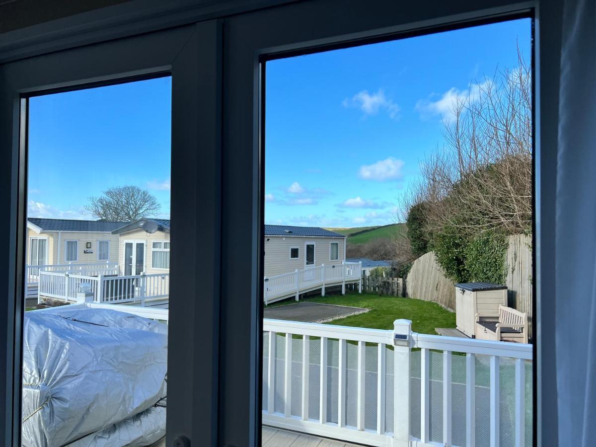 Mollys Retreat Pet Friendly Three Bed Caravan With Small Garden Newquay Bay Resort Quieter Area Of Park New Quay Exterior foto